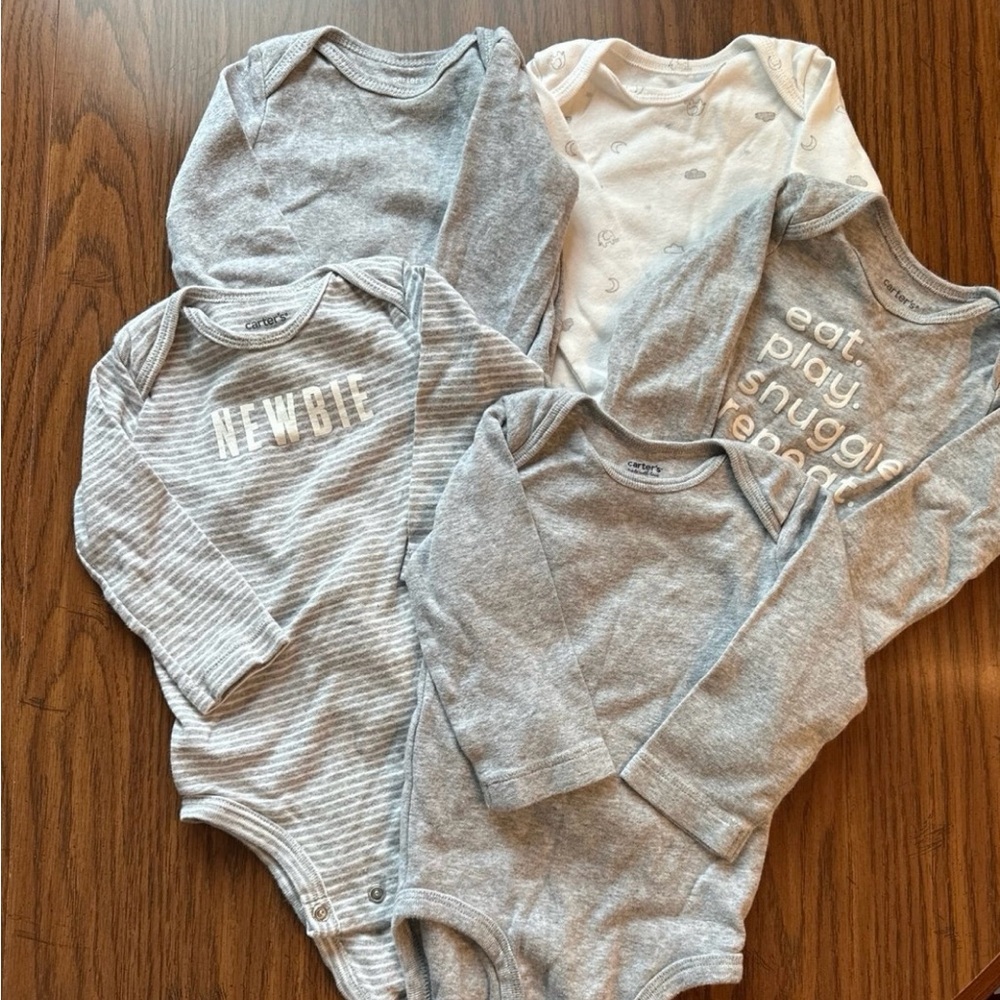 Pack of 5, 6 month Carter gender neutral baby onesies